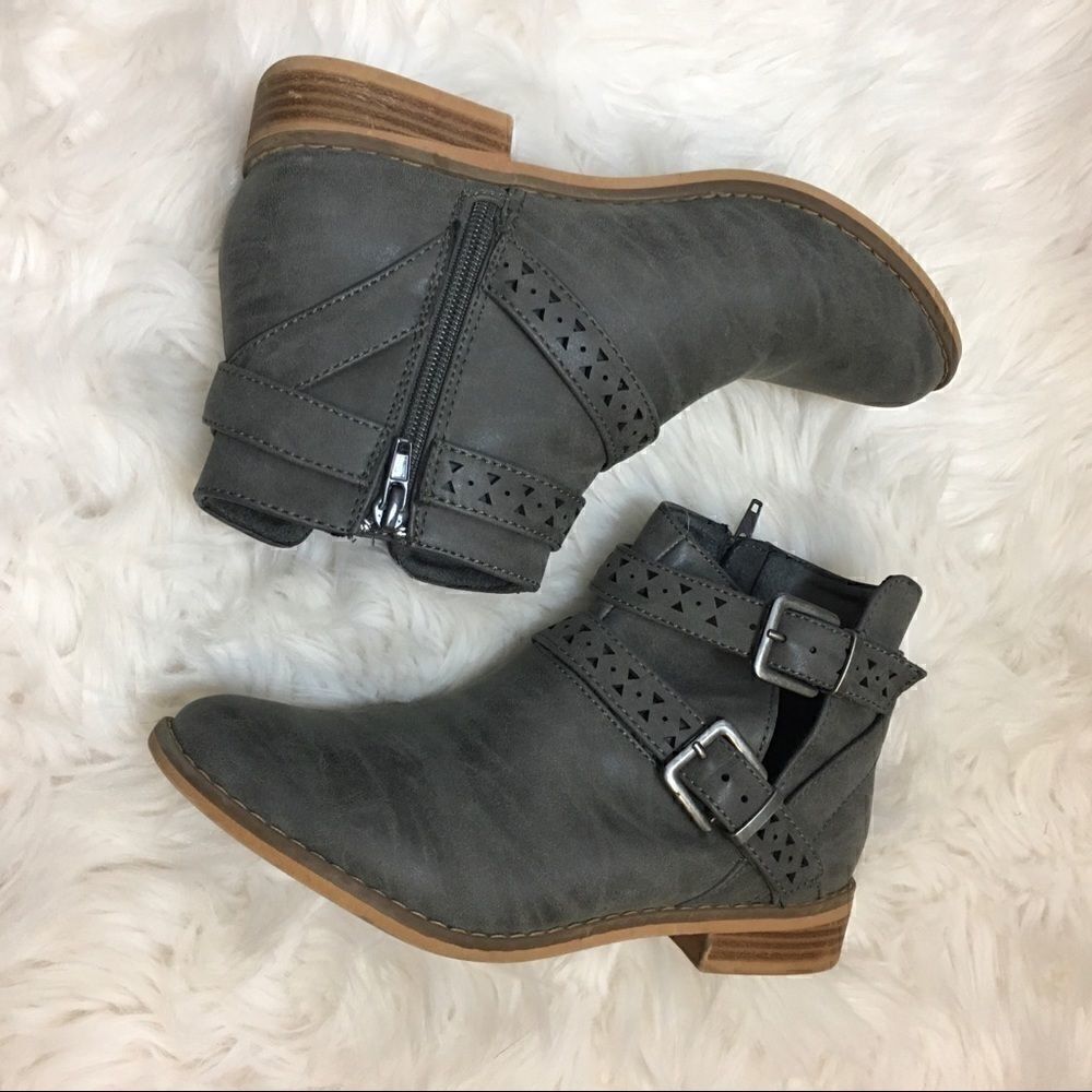 Rocket Dog | Gray Buckle Booties | 7.5 - Picture 2 of 6